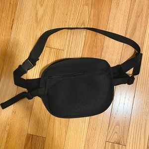 Belt bag/crossbody bag
